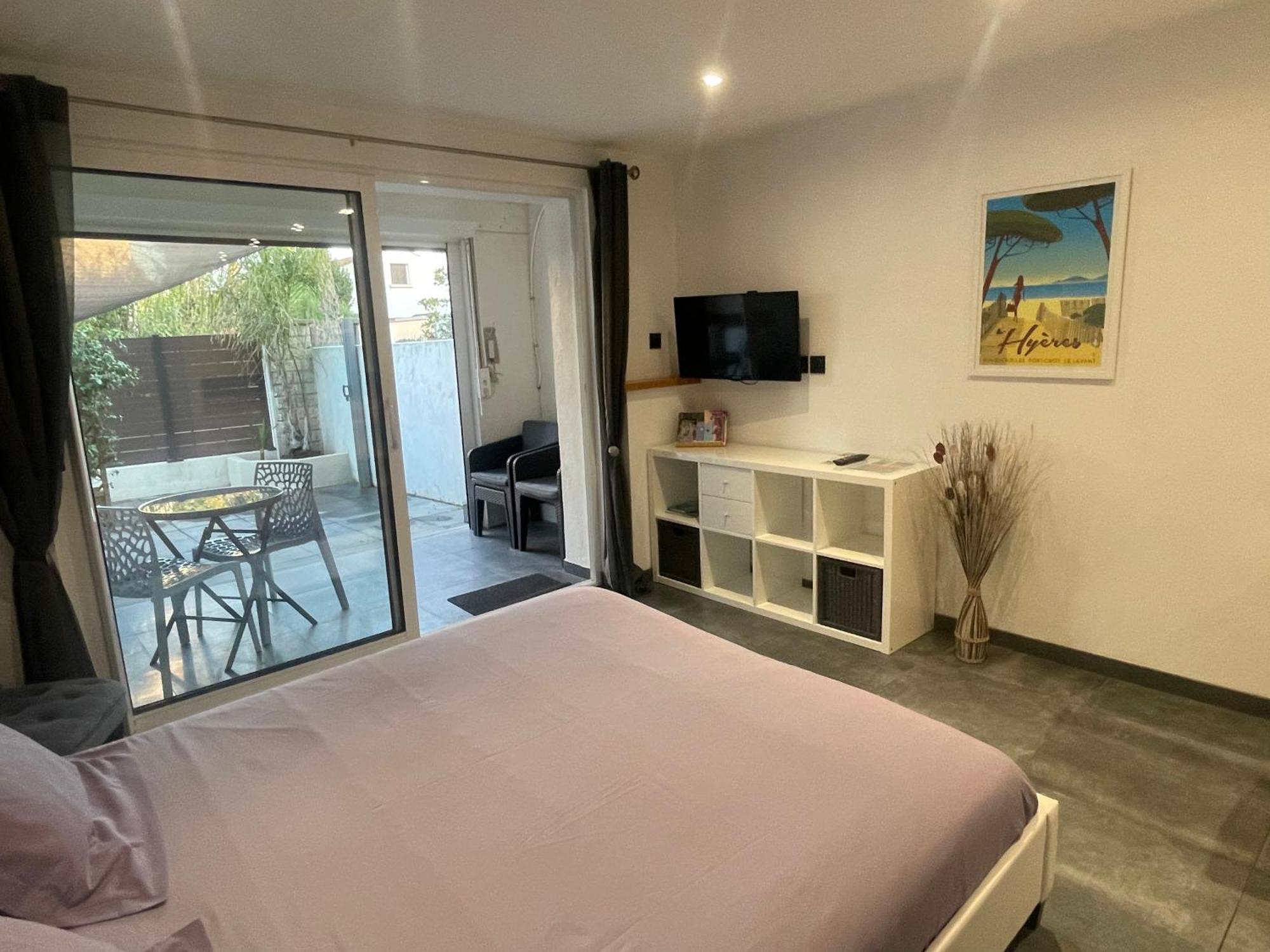 Plage A 400 M Studio Tout Confort Terrasse Clim Parking Hyères Dış mekan fotoğraf